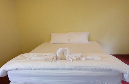 Amphawa Hotel | RoomQuest Amphawa Floating Market