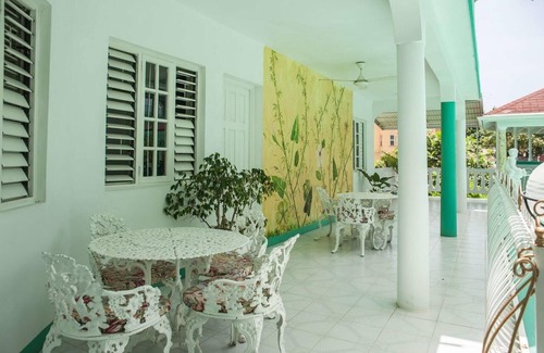 Montego Bay Villa | Rooms at Diamond Villa