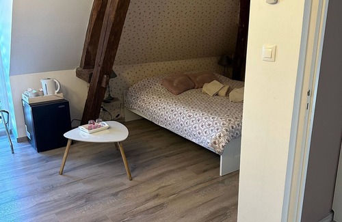 Fontguenand Bed & Breakfast | Rooms with breakfast and dining near Loire Castles