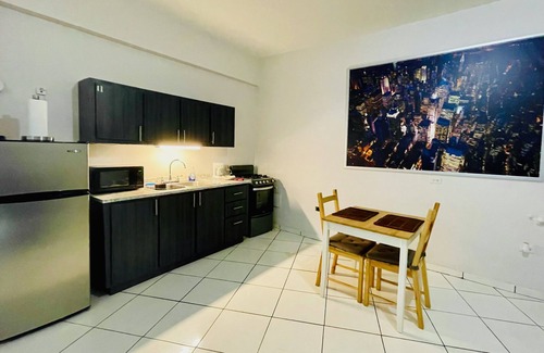 Eleanor Roosevelt Apartment | Roomy and Equipped-15 Mins to the Beach, Airport, and Dining
