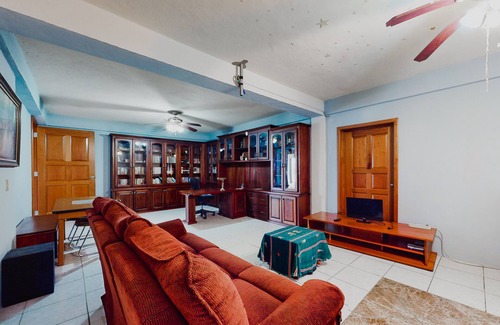 Santa Elena House | Roomy Casita - Shared Pool - Free High-Speed WiFi, AC