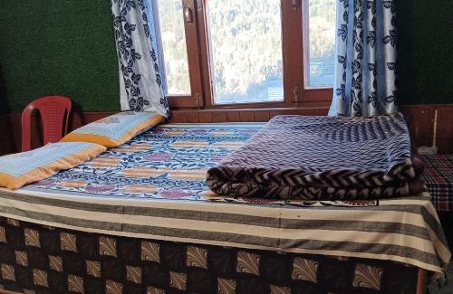 Vashist House | ROOP MOUNTAIN HOMESTAY No Parking