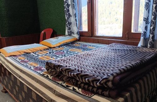 Vashist House | ROOP MOUNTAIN HOMESTAY No Parking