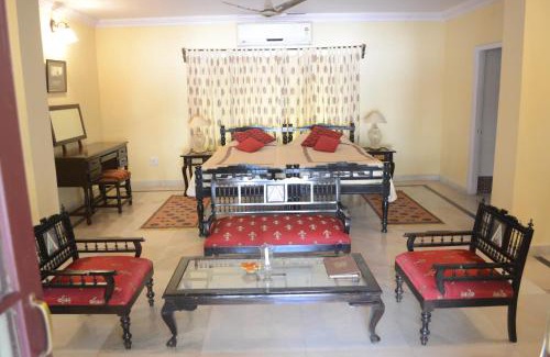 Nawalgarh Hotel | Roop Niwas Kothi, Near Mandawa