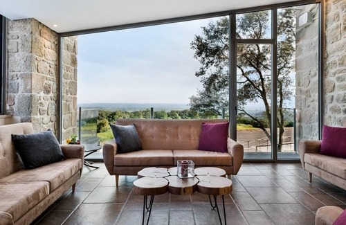 Tora Villa | Rosa Puigfvallferosa 561.356