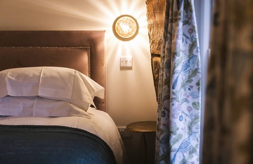 Godalming Hotel | Rose and Crown