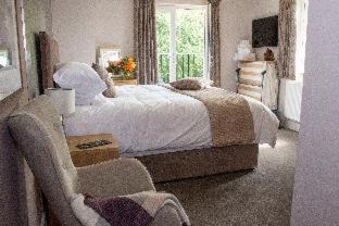 Lytchett Matravers Hotel | Rose and Crown