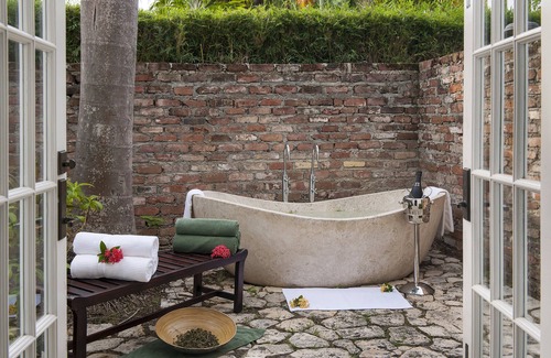 Montego Bay Villa | Rose Hall Villa 7 Bdr Garden,Private pool Staffed with cook, housekeeper&butler