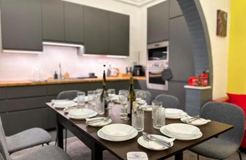 Erzsebetvaros Apartment | Rose House - Modern 5BR Home in Central Budapest AC