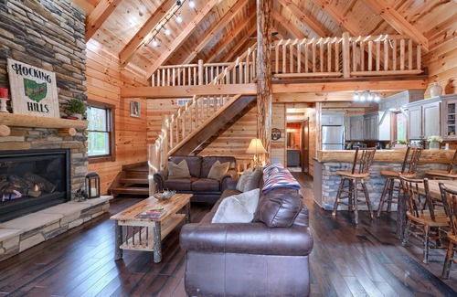 Logan Cabin | Rose's Retreat at Trickle Creek Log Cabins