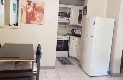 Ocho Rios Hotel | ROSI Ocean Sand Hotel Apt(@ Sandcastles) 1 bdm 3 beds. free beach,pool, parking