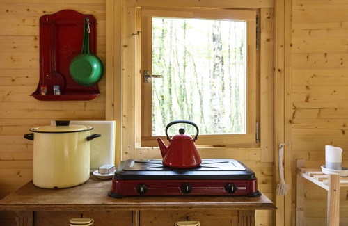Sougeres-en-Puisaye Cabin | Roulotte en Bois Dans le Calme en Foret