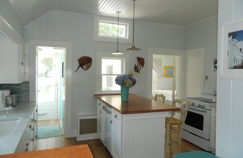 Rowayton Cottage | Rowayton Bungalow-Booking Christmas! Or Month-Month 5,900. Inquire!