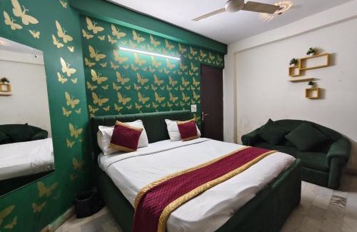 Kalkaji Bed & Breakfast | Royal Galaxy