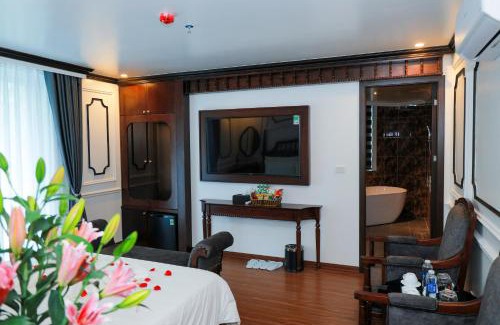 Gia Lam Hotel | Royal Hotel Trâu Quỳ