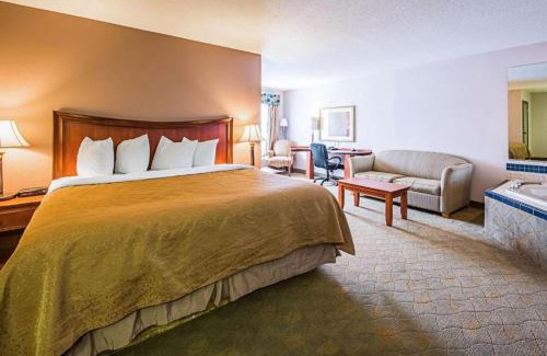 Huntington Hotel | Royal Inn Suites