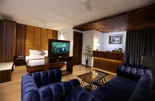 Karnal Hotel | ROYAL LALIT Grand Hotel