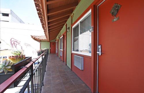 Chinatown Hotel | Royal Pagoda Motel Dodger Stadium