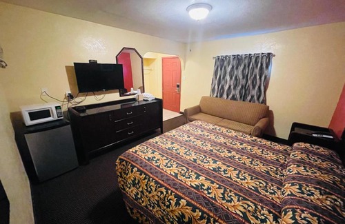 Viavant - Venetian Isles Hotel | Royal Palms Motel & RV Park