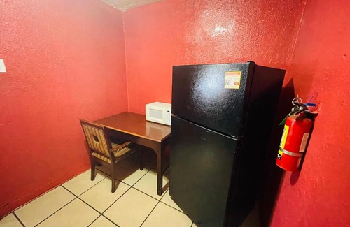 Viavant - Venetian Isles Hotel | Royal Palms Motel & RV Park