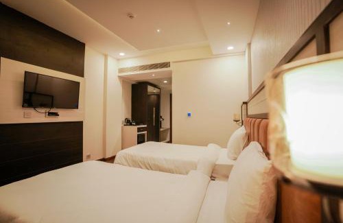 Hubli Resort | Royal Ritz