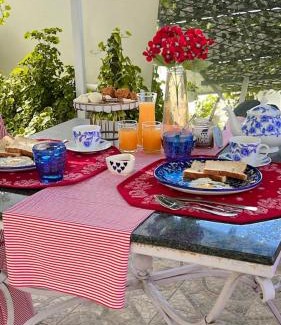 C-Scheme Bed & Breakfast | Royal Saket