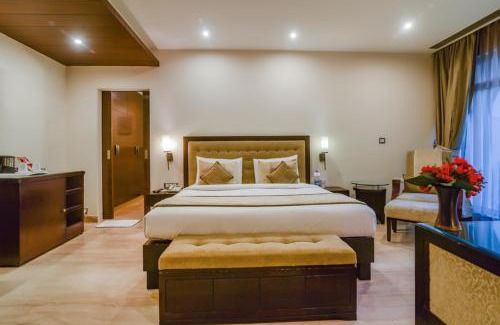 Ghata Hotel | Royal Studio Golf course road - Gurugram