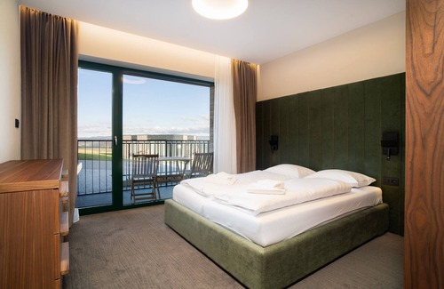 Maly Slavkov Resort | Royal Village