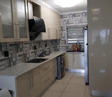 Greater Johannesburg Metropolitan Area Apartment | Royal Xtian Elegant 3 bedrooms
