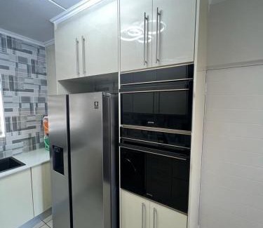 Greater Johannesburg Metropolitan Area Apartment | Royal Xtian Elegant 3 bedrooms