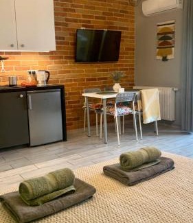 Praga Poludnie Apartment | Roztocka studio, free parking, 1 tram to the city & PGE National Stadion, by Cosmo Spirit