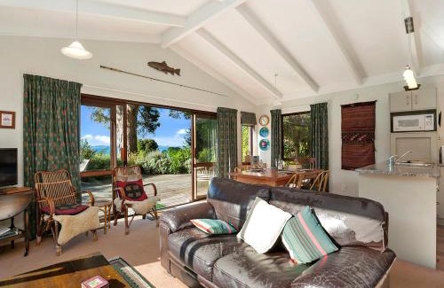 Omori House | Ruatotara - Pukawa Holiday Home