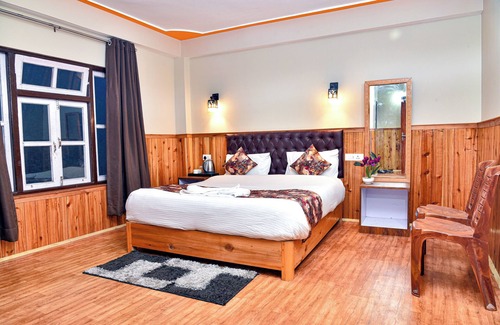 Soshing Hotel | Rufina Lachen Deezong