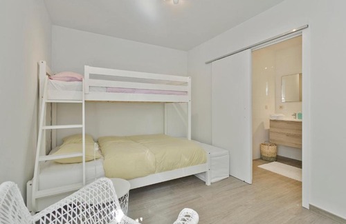 Heist Apartment | Ruim app met 3 slpks en 2 badkamers vlakbij de zee