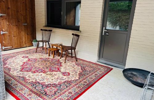 Genk House | Ruime suite met privé ingang en badkamer