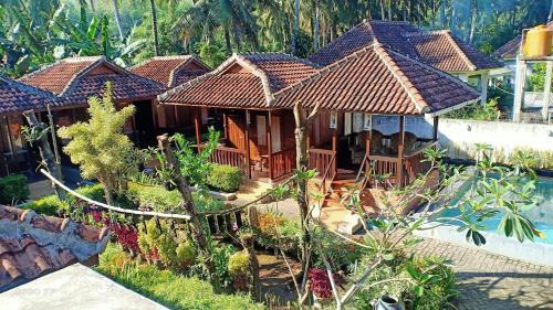 Sumberagung Cabin | Rumah Mertua Pulau Merah