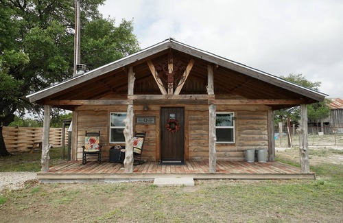 Harper Cabin | Run Away Ranch | Quiet and Peaceful Cabin