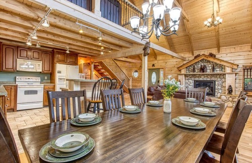 Chalet Village Cabin | Running Bears Den- Chalet Village’s Perfect Retreat in the Mountains