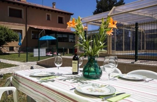 Palazuelos de Eresma Ski Chalet | Rural apartment El Balcón de Pilatos for 12 people