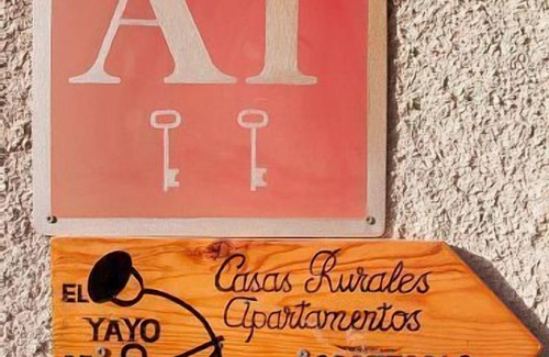 Puebla de la Sierra Cottage | Rural apartment El Yayo de la Puebla for 2 people