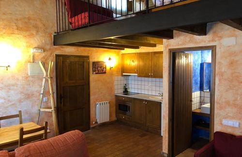 Tavertet Cottage | Rural apartment L'Alzina for 2 people