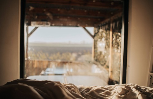 Knott End-on-Sea Cabin | Rural Hot Tub Staycation - mountain views (pet friendly!)