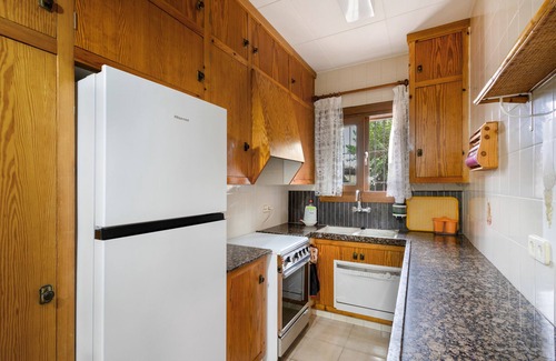 L'Ametlla del Valles House | Rural House 'La Caseta' with Mountain Views, Wi-Fi and Air Conditioning