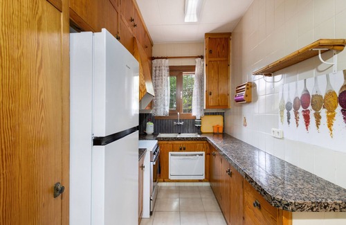 L'Ametlla del Valles House | Rural House 'La Caseta' with Mountain Views, Wi-Fi and Air Conditioning
