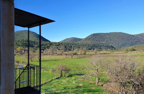 Navas de Estena Cottage | Rural house with swimming pool in the Cabañeros National Park