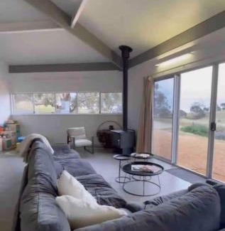Krondorf House | Rural retreat! 5 min to wineries & 10 min to town