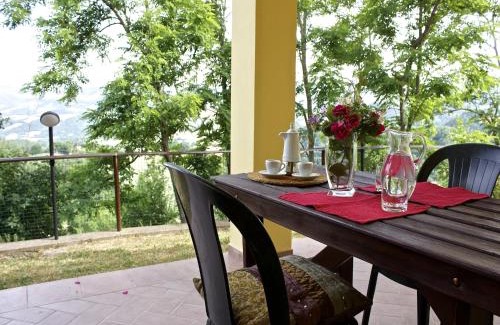 Casalfiumanese Apartment | Rural Retreat in Sassoleone