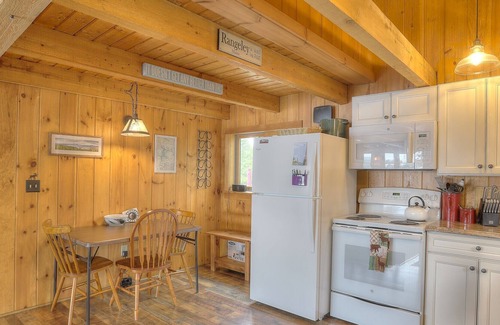 Rangeley Cottage | Russell Cove 3 - This cute cottage sits right on the water