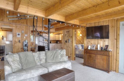 Rangeley Cottage | Russell Cove 3 - This cute cottage sits right on the water