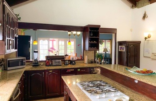 Montego Bay Villa | Russell Villas Garden House, i accommodation, Authentic Island vibe, Gated